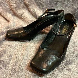 Pre-loved DKNY square toed pumps with ankle strap in Black Size 7/8.